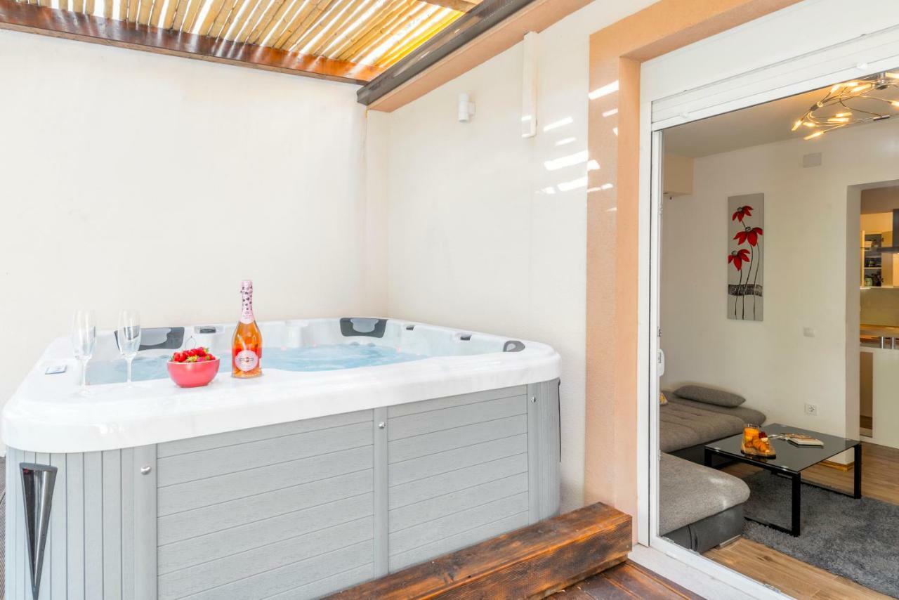 Alena Luxury Apartment With Jacuzzi Split Eksteriør bilde